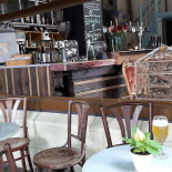 Ollie Cafe Expo À l'intérieur