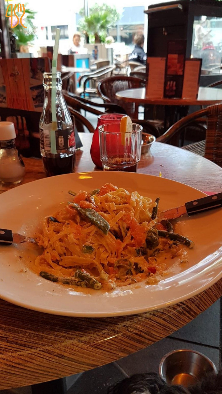 De Après Skihut Nourriture