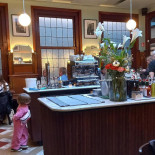 Billie À l'intérieur