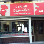 C'est Pas Raisonnable, Fast Food Außen