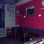 Le Métro Valdi Outside