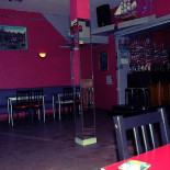 Le Métro Valdi Outside