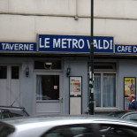Le Métro Valdi Outside