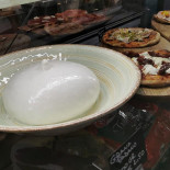 La Burrata Nourriture