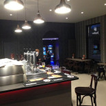 Aux Armes De Forest. Dentro