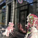 Krispy Donuts Outside