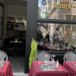 Jeanneke À l'intérieur