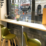 Coup. À l'intérieur