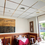 Pavillon Du Dragon Dentro