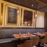 La Cafétaria À l'intérieur