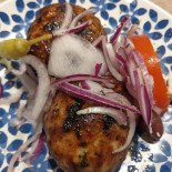 Minos Bij Ward En Eleni Comida