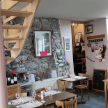 Les Montagnards À l'intérieur