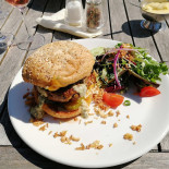 Den Gulzigen Bok Essen