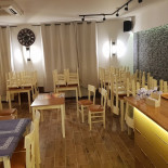 Au Bon Coeur 2 Dentro