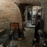 Le Saint Hadelin Dentro