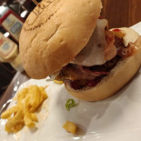 Huggys Gerpinnes Nourriture