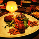 De Strooyen Hen Comida