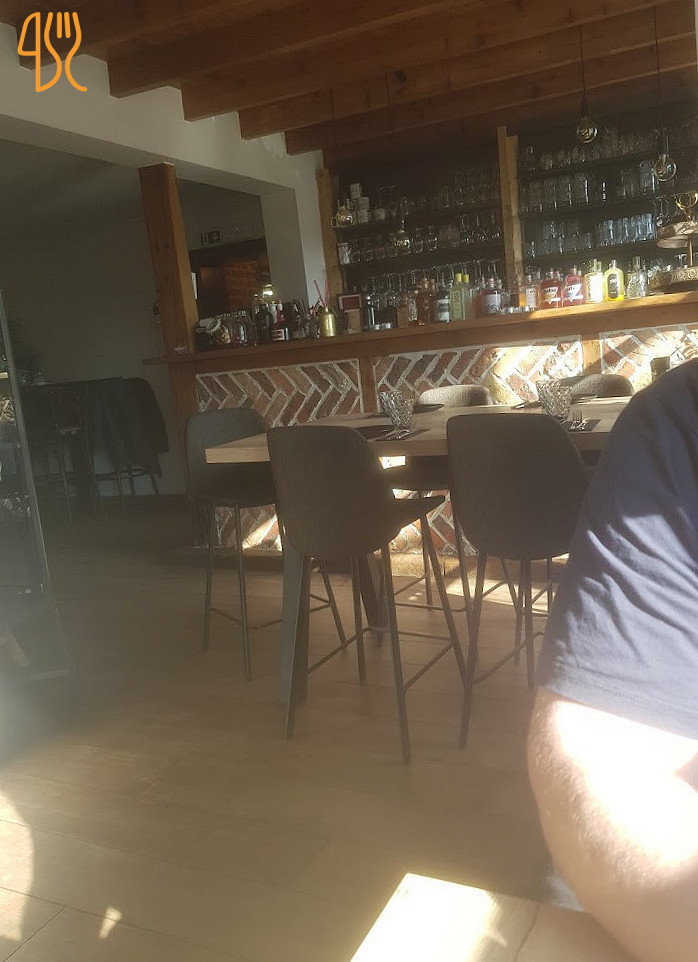 Manzo's Tapas Bistro Extérieur