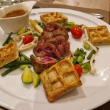 A-mano Ii Nourriture