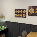 Cafetaria De Jongens À l'intérieur