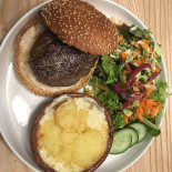 L'enka Toque Nourriture