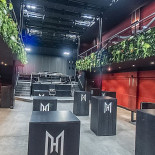 Pamipaella À l'intérieur