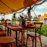 Dinner With The Queen À l'intérieur