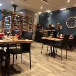 Eat's Wine O'clock À l'intérieur