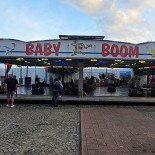 Eat's Wine O'clock Exterior