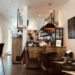 Madam Jeanne À l'intérieur