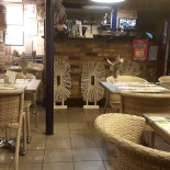 Aux 4 Bras À l'intérieur