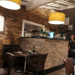 Aux 4 Bras À l'intérieur