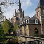 De Historic Exterior