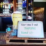 In Den Trap Op Friet/praatcafe Dentro