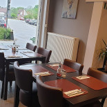 The Bertem Square Dentro