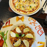 The Bertem Square Comida