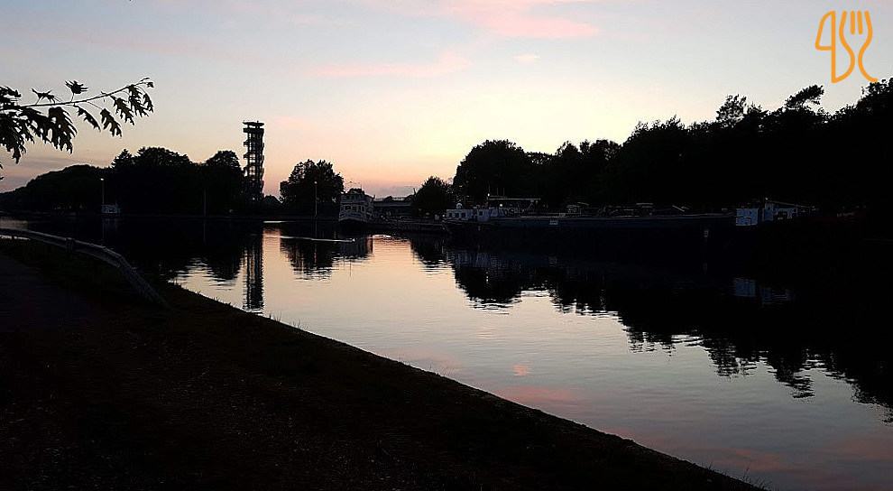 Pannenkoekenboot Dessel Außen