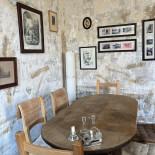 L'assiette Rouge Inside