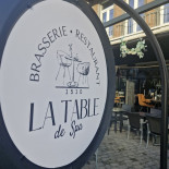 La Table De Extérieur