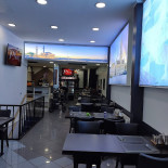 The Cousin's À l'intérieur