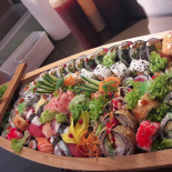 Sushiboot Brasschaat Comida