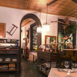 Le Charlemagne Dentro