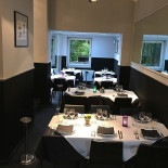 Al Mandaloun À l'intérieur