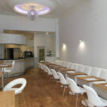 Cafe De Hallen Dentro