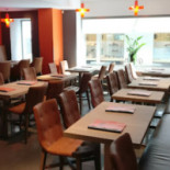 Georges Tea Lunch Dentro