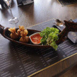 Thais Khamphet Comida