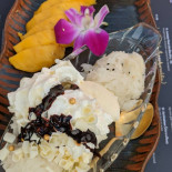 Thais Khamphet À l'intérieur