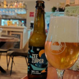 Strandpaviljoen Bluv Comida