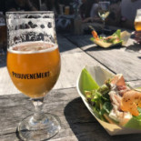 Feestcafé Ekskuus Nourriture