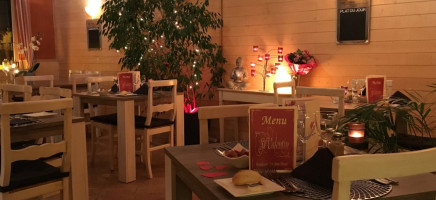 Les Amis Dinent food